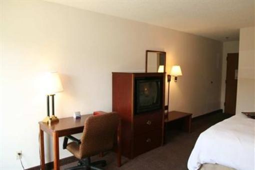 фото отеля Hampton Inn Pickwick Dam Counce