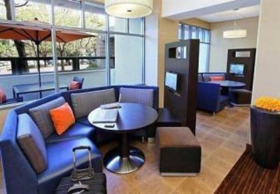 фото отеля Courtyard by Marriott Oakland Richmond/Berkeley