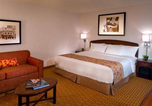 фото отеля Courtyard by Marriott Portland Southeast