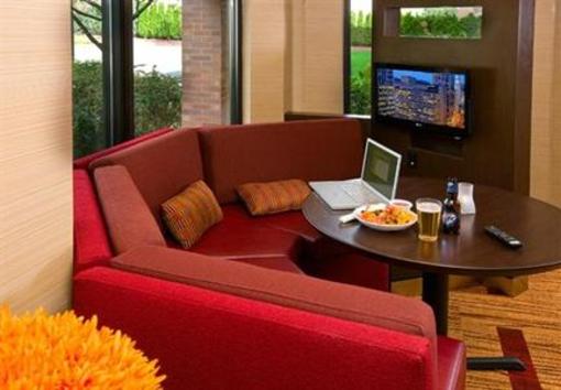 фото отеля Courtyard by Marriott Portland Southeast