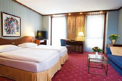 фото отеля BEST WESTERN Premier Grand Hotel Russischer Hof