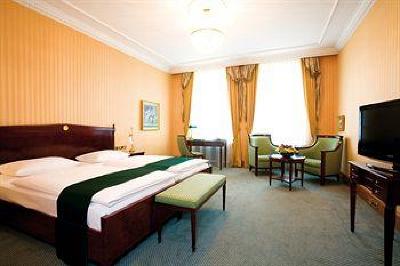 фото отеля BEST WESTERN Premier Grand Hotel Russischer Hof