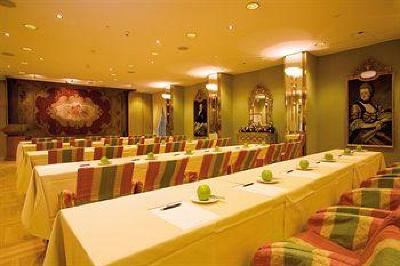 фото отеля BEST WESTERN Premier Grand Hotel Russischer Hof