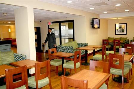 фото отеля Hampton Inn Airport Monterrey