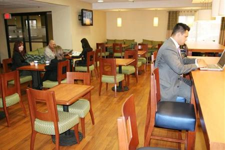 фото отеля Hampton Inn Airport Monterrey
