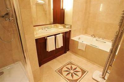 фото отеля Hotel Napoleon Paris