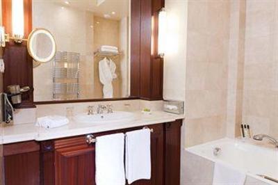 фото отеля Hotel Napoleon Paris