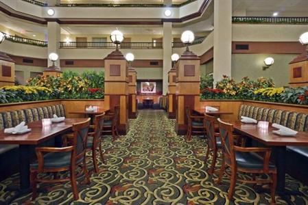 фото отеля Embassy Suites Hotel Lexington