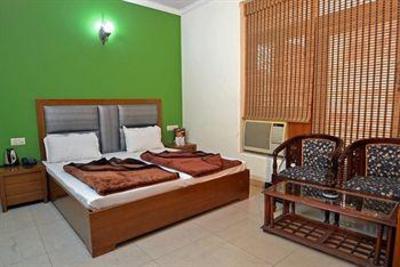 фото отеля Yuvraj Deluxe Hotel