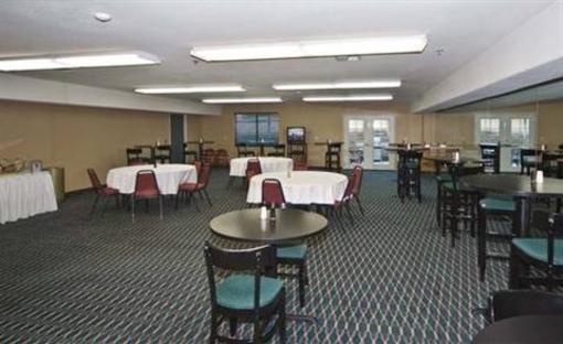 фото отеля Eagle Lodge & Suites