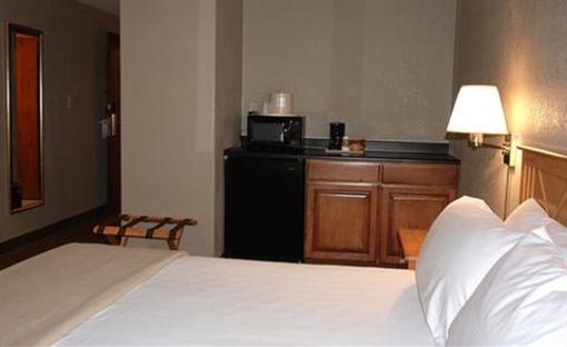 фото отеля Eagle Lodge & Suites