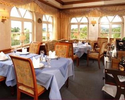 фото отеля Burghotel Am Hohen Bogen Neukirchen beim Heiligen Blut