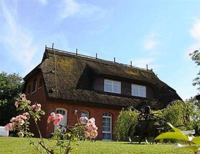 фото отеля Cross Country Hotel Alt Wittower Krug Wiek