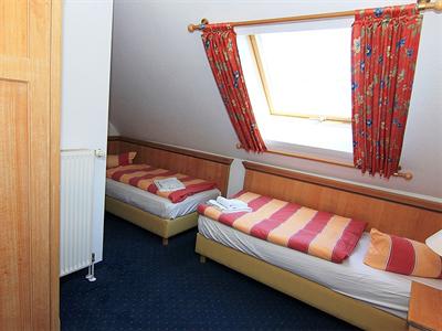 фото отеля Cross Country Hotel Alt Wittower Krug Wiek