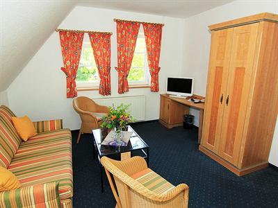 фото отеля Cross Country Hotel Alt Wittower Krug Wiek