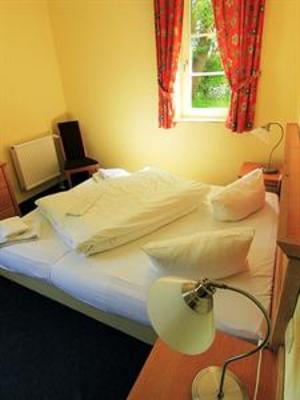 фото отеля Cross Country Hotel Alt Wittower Krug Wiek