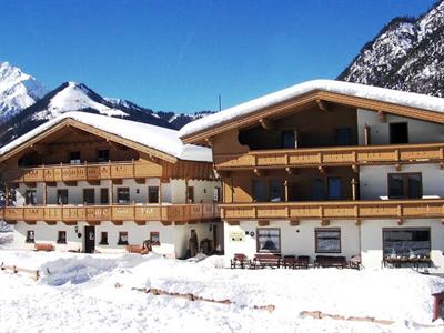 фото отеля Pension & Appartements Marxenhof Pertisau