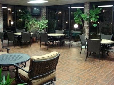 фото отеля Lamplighter Inn & Suites