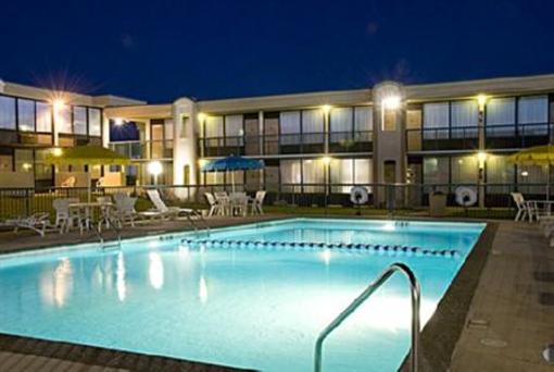 фото отеля Lamplighter Inn & Suites