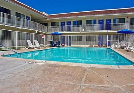 фото отеля Motel 6 Denver Thornton