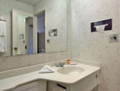 фото отеля Howard Johnson Hotel - Norwich