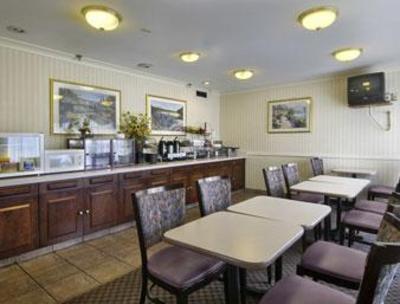 фото отеля Howard Johnson Cleveland Airport