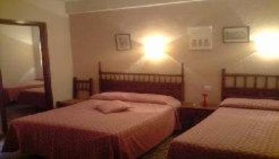 фото отеля Hostal Los Arrayanes Granada