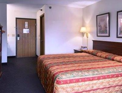 фото отеля Super 8 Riverside/Kansas City Area