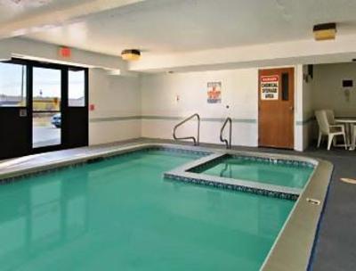 фото отеля Super 8 Riverside/Kansas City Area
