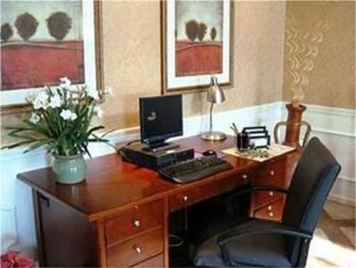 фото отеля Jameson Suites of Arlington Heights