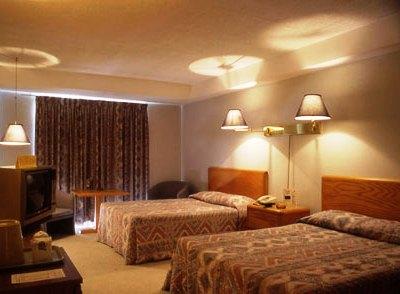 фото отеля Auberge Madeli Inn