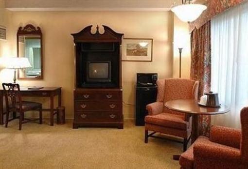 фото отеля Brent House Hotel & Conference Center