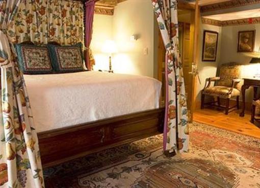 фото отеля Three Chimneys Inn