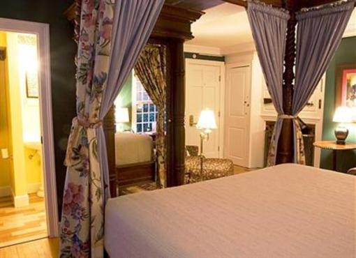 фото отеля Three Chimneys Inn