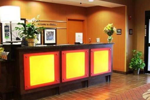 фото отеля Hampton Inn Clinton (Iowa)