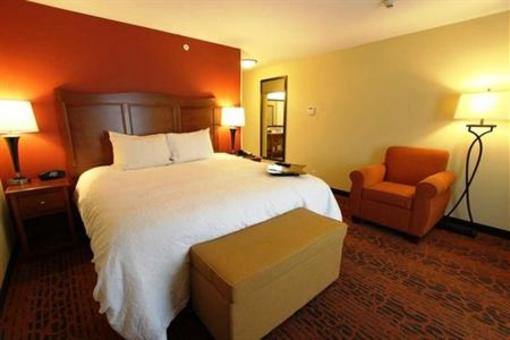фото отеля Hampton Inn Clinton (Iowa)