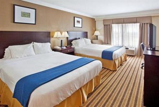 фото отеля Holiday Inn Express Hotel & Suites Byron