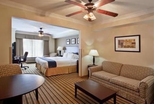 фото отеля Holiday Inn Express Hotel & Suites Byron