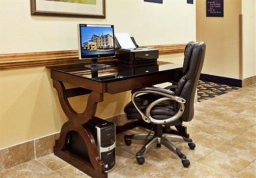фото отеля Holiday Inn Express Hotel & Suites Byron