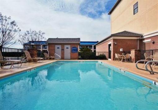 фото отеля Holiday Inn Express Hotel & Suites Byron