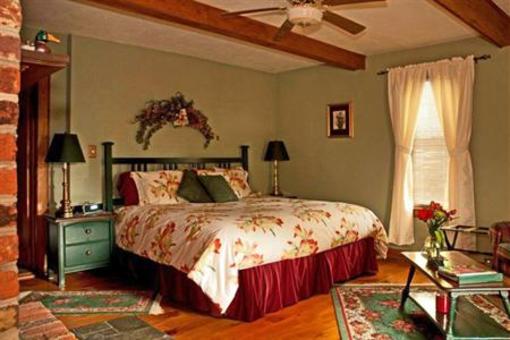 фото отеля Lovill House Inn - Bed and Breakfast