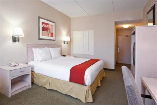 фото отеля Holiday Inn Express Cleveland Vermilion