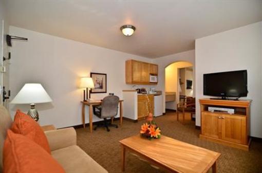 фото отеля Best Western Plus Edmonds Harbor Inn