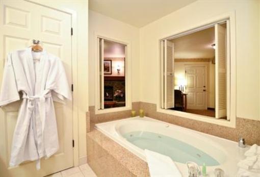 фото отеля Best Western Plus Edmonds Harbor Inn