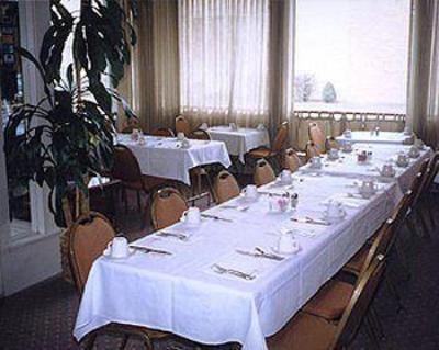 фото отеля Days Inn & Suites Rhinelander