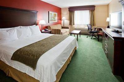 фото отеля Crossings Inn & Suites Cambridge (Minnesota)