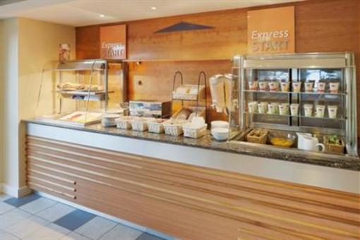 фото отеля Holiday Inn Express Liverpool-Knowsley