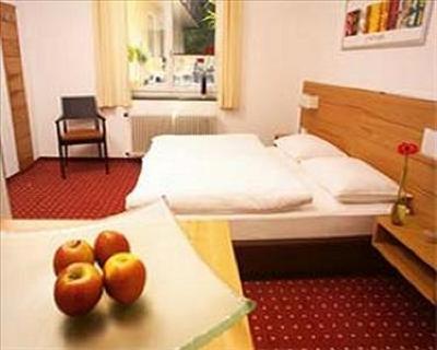 фото отеля Hotel Pension Golingen