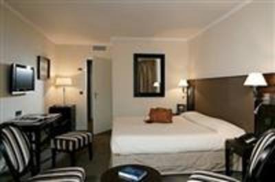 фото отеля Best Western Golf Hotel Valescure