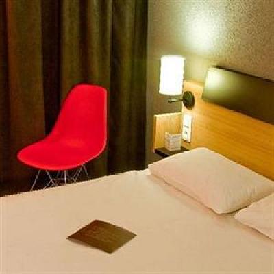 фото отеля Kyriad Tours Sud